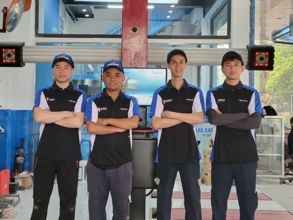 Gara thay lốp minh bạch: Nhận diện phí phát sinh trước khi trả tiền