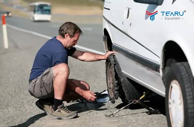 Xe mất kiểm soát ở tốc độ cao: Có phải lỗi lốp?
