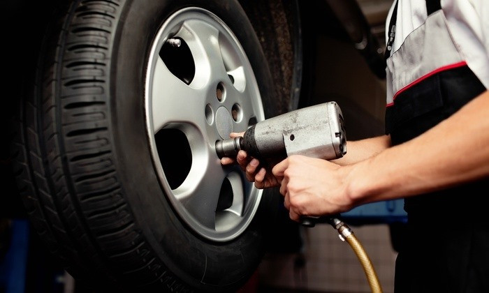 3 nguyên nhân lốp xe mòn lệch và cách đảo lốp khắc phục