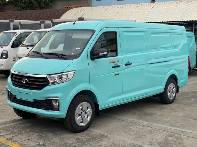 Thay 2 lốp cùng trục để giữ độ bám và xử lý ổn định