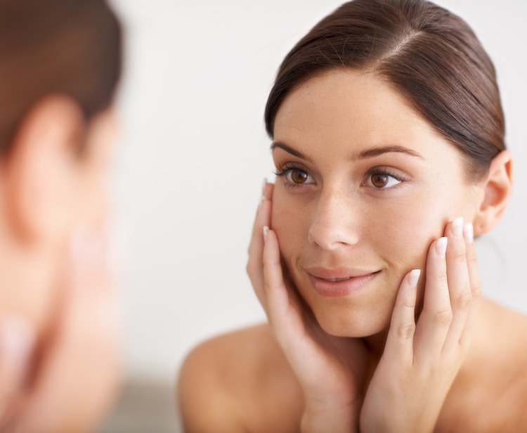 Cảnh Báo Tai Biến Da Do Lạm Dụng Mỹ Phẩm: Phục Hồi An Toàn