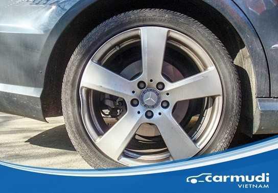 Cách xử lý sự cố nổ lốp khi đang chạy cao tốc: Vai trò ESP