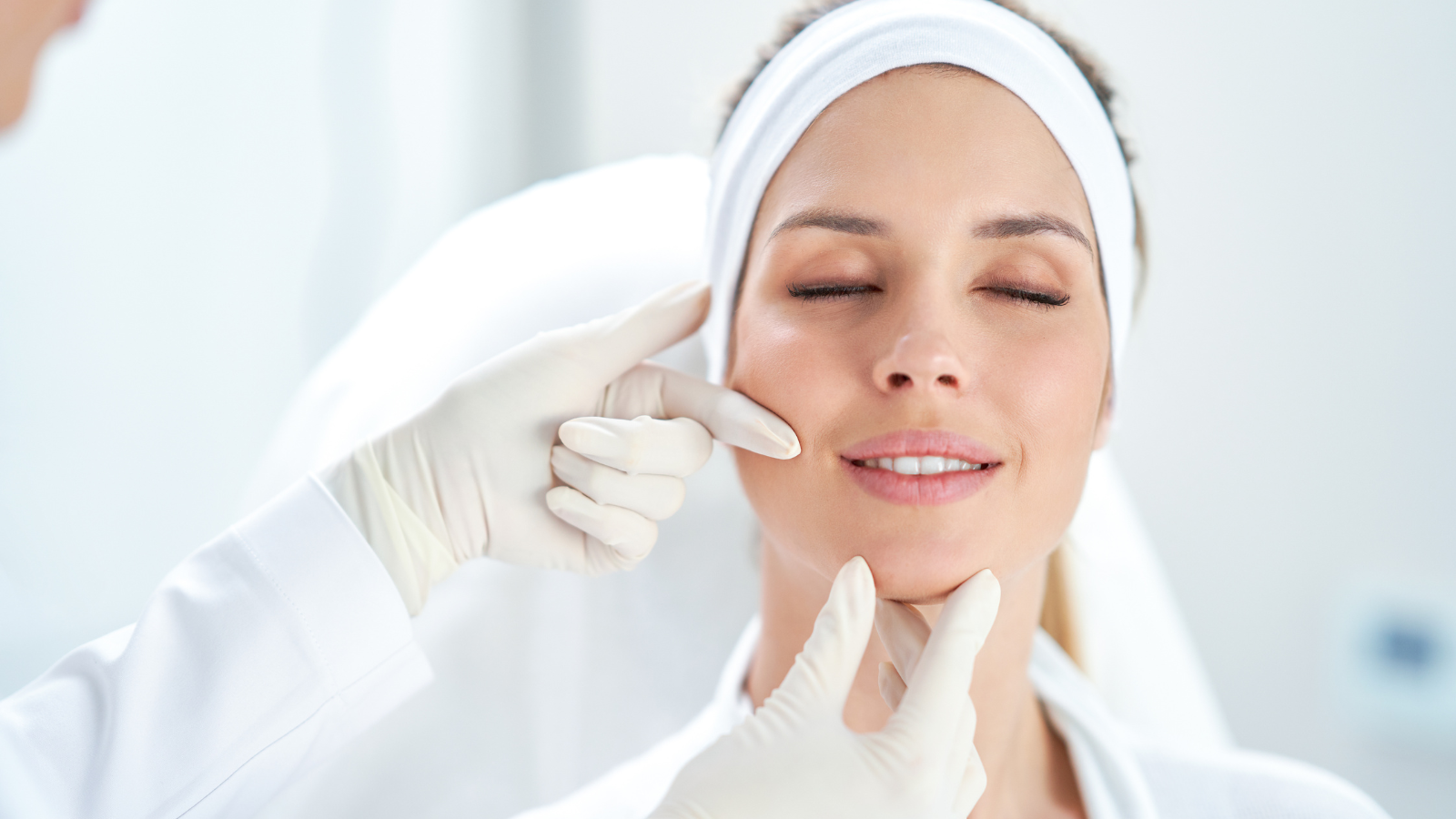 Vẻ Đẹp Chuẩn Hàn: Sự Thật Về Glass Skin Và Cách Nuôi Dưỡng Da