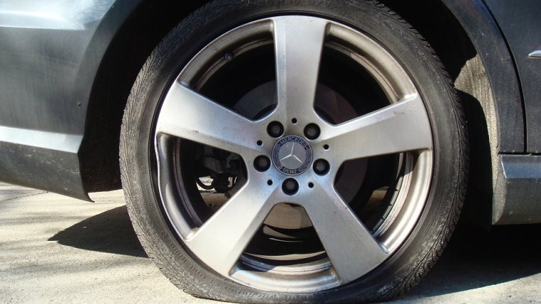 Lốp xe 60 độ C: Hiểu rõ ngưỡng nhiệt gây nổ khi trời nóng