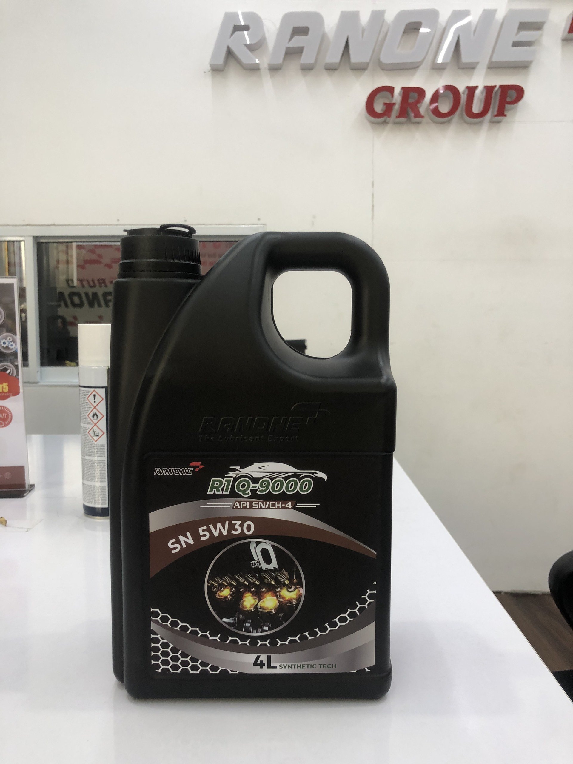 Thay dầu nhớt ô tô: 4 lý do kỹ thuật và mức giá chuẩn